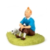 Tintin assis dans l'herbe 18cm